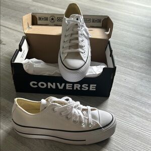 Converse Platform White Chuck Taylor All-Star Sneakers SZ 6 BNWB